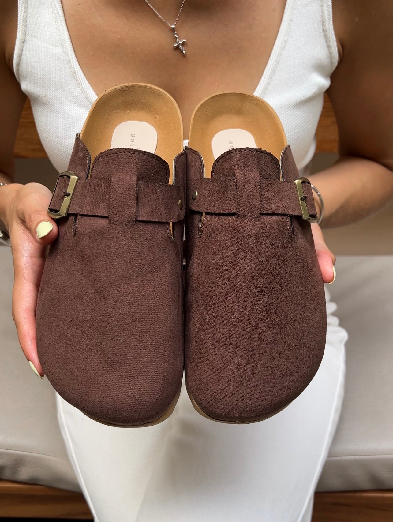 Clogs Marrónes